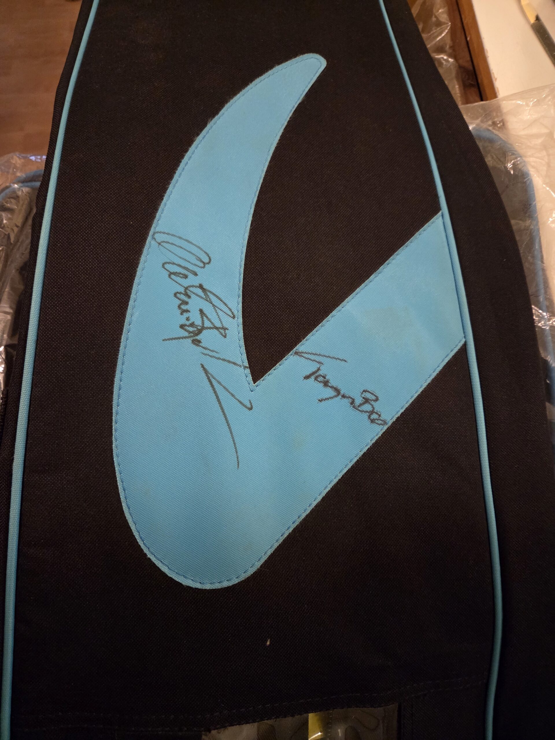 BEGAGNAD Larsen gevärsväska för gevär med monterad sele - Med autografer Ole Einar Björndalen och Tarje Boe